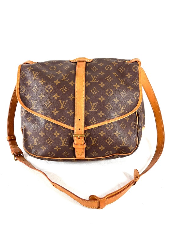 90's LOUIS VUITTON Saumur 35 Authentic Vintage Monogram Crossbody 90's LOUIS VUITTON Saumur 35 Authentic Vintage Monogram Crossbody