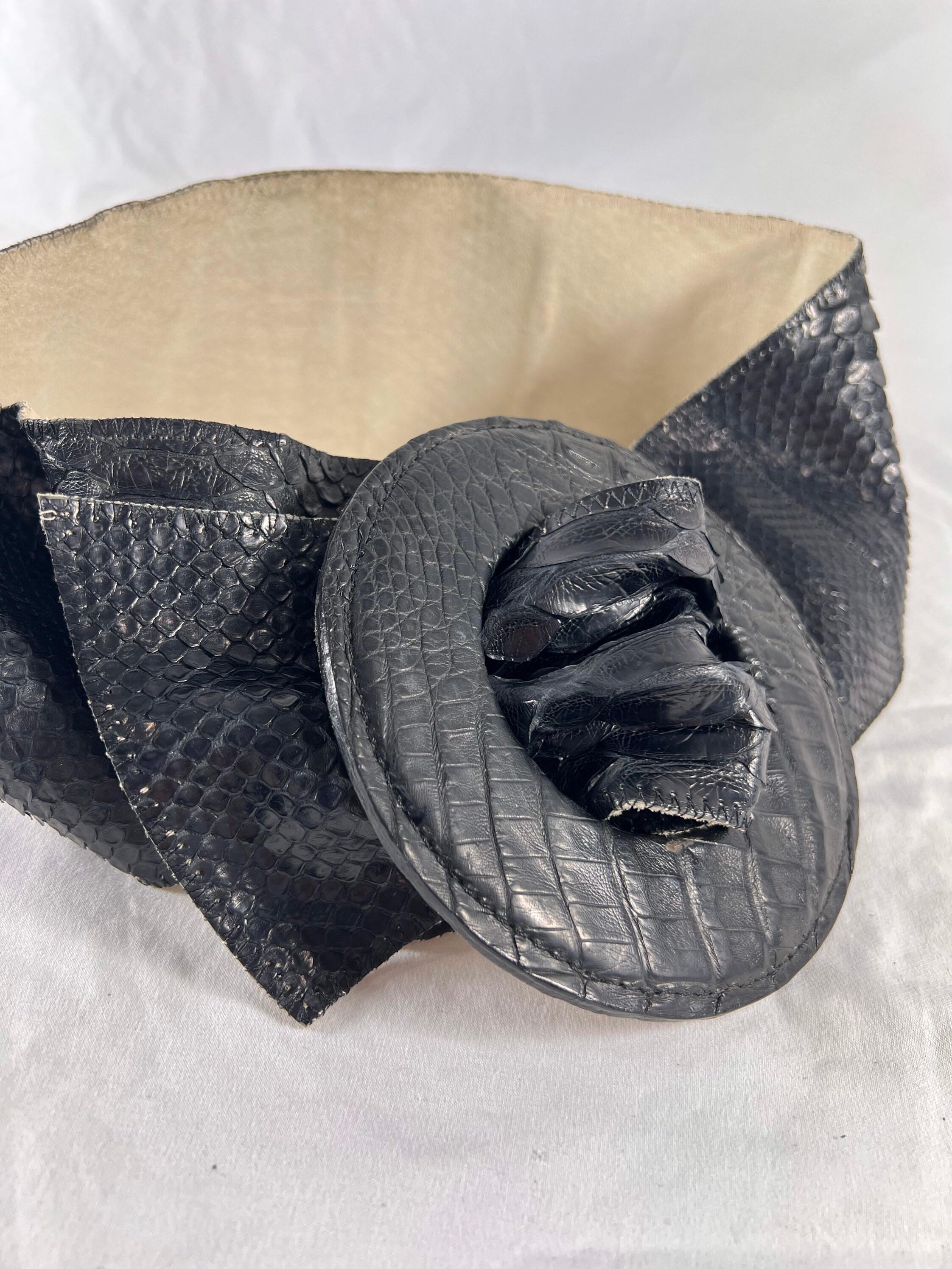 CARLOS FALCHI Wide Black Snakeskin Women display picture 1