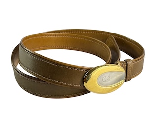 Cinturón unisex GUCCI Vintage de piel color camel con hebilla GG entrelazada, tallas 90-36.