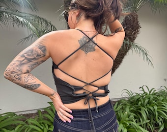 1980er Jahre Bad Co Vintage Tee gedrehtes Neckholder-Oberteil.  Upcycling Verstellbare Passform.