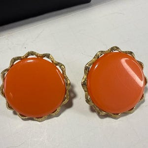 Vintage STAR Mod Orange Lucite Clip On Earrings | 1960s Tangerine Cabochon Statement Earrings