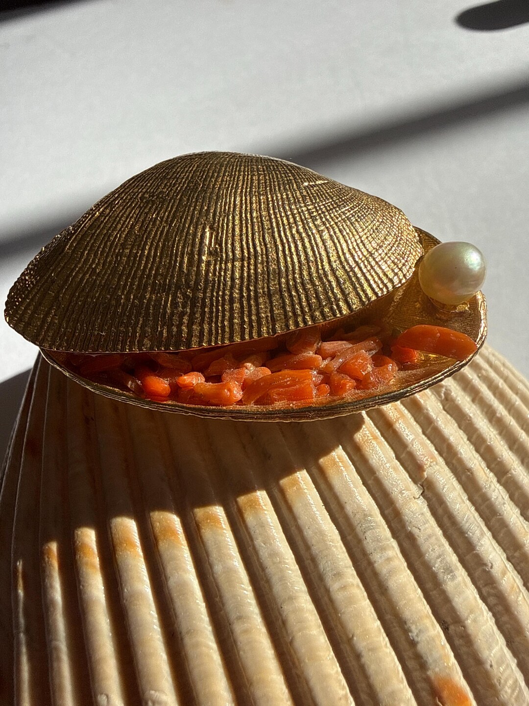 Capri Shells Vintage Capri Clam Shell Brooch, Gold Tone Pearl Coral Pin - Etsy