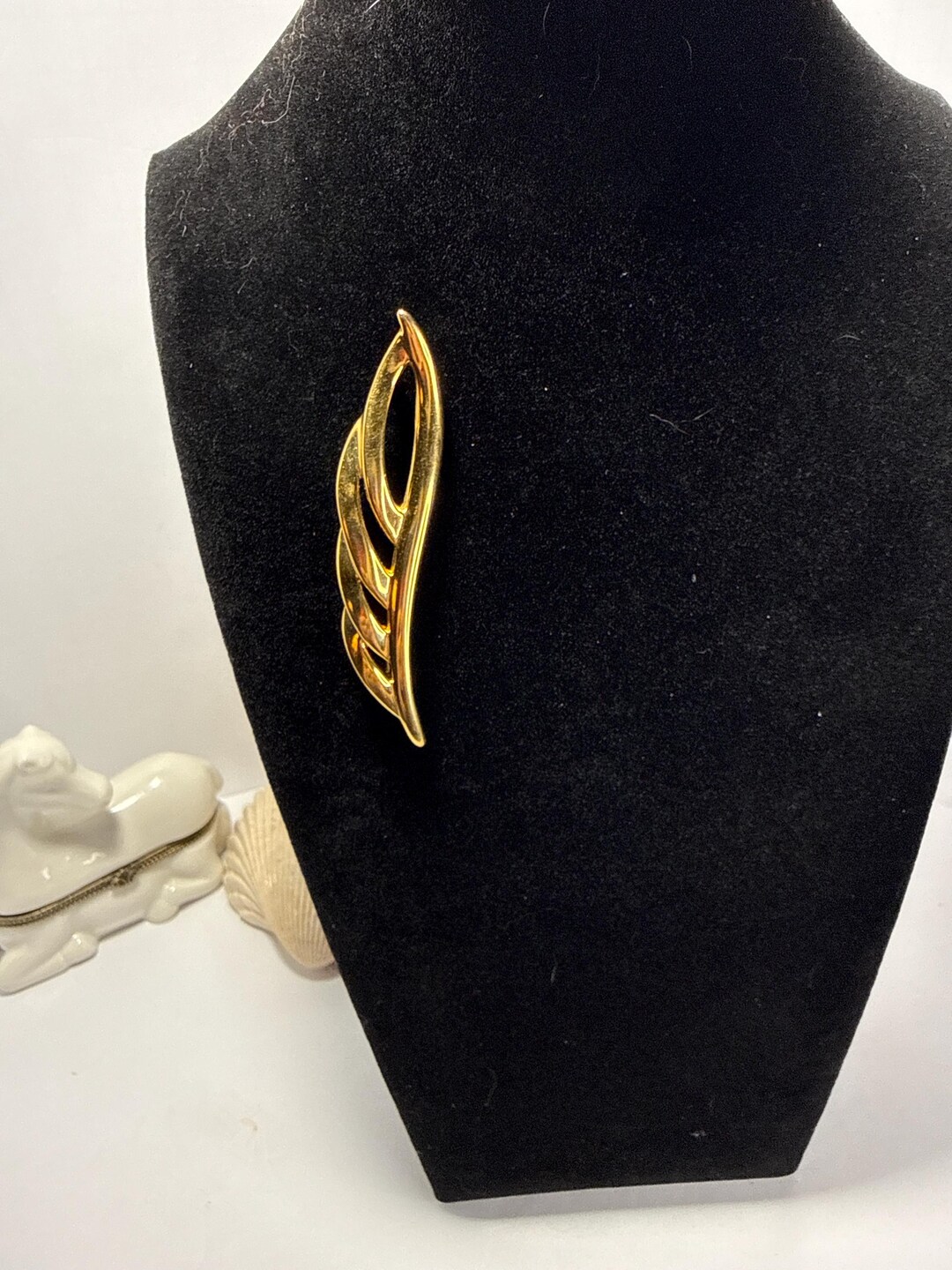 Signed Napier Gold Tone Openwork Leaf Brooch: Elegant Minimalist Pin - Etsy