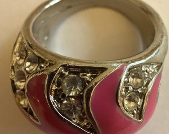Anillo vintage de esmalte rosa de los años 80, con forma de cúpula y diamantes de imitación, talla 8