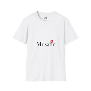 Camiseta Musafir com escrita em inglês | Tipografia de viajante 'Musafir'