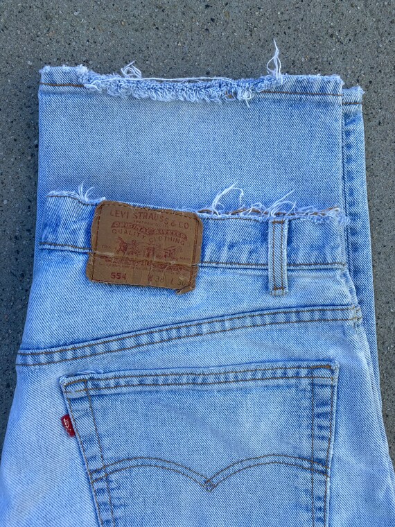 38" Vintage Levis 554 Made in the USA Light Wash … - image 4