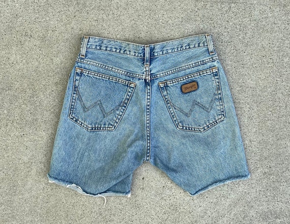 29" Vintage Wrangler Denim Cut Off Shorts - image 2