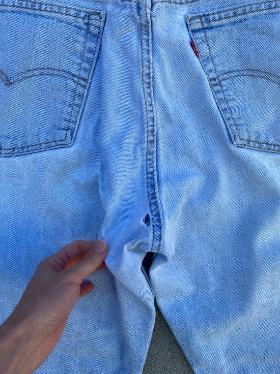 38" Vintage Levis 554 Made in the USA Light Wash … - image 6