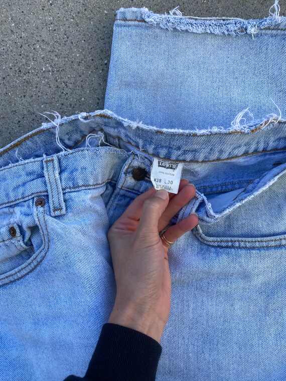 38" Vintage Levis 554 Made in the USA Light Wash … - image 7