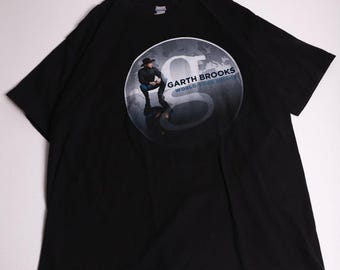 Vintage 2014 Garth Brooks Country World Tour Band Shirt size XXL