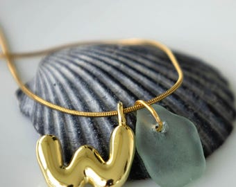 Gepersonaliseerde zeeglas ketting, authentiek Cornish zeeglas, 18k goudgevulde dikke bubbelletternaamhanger