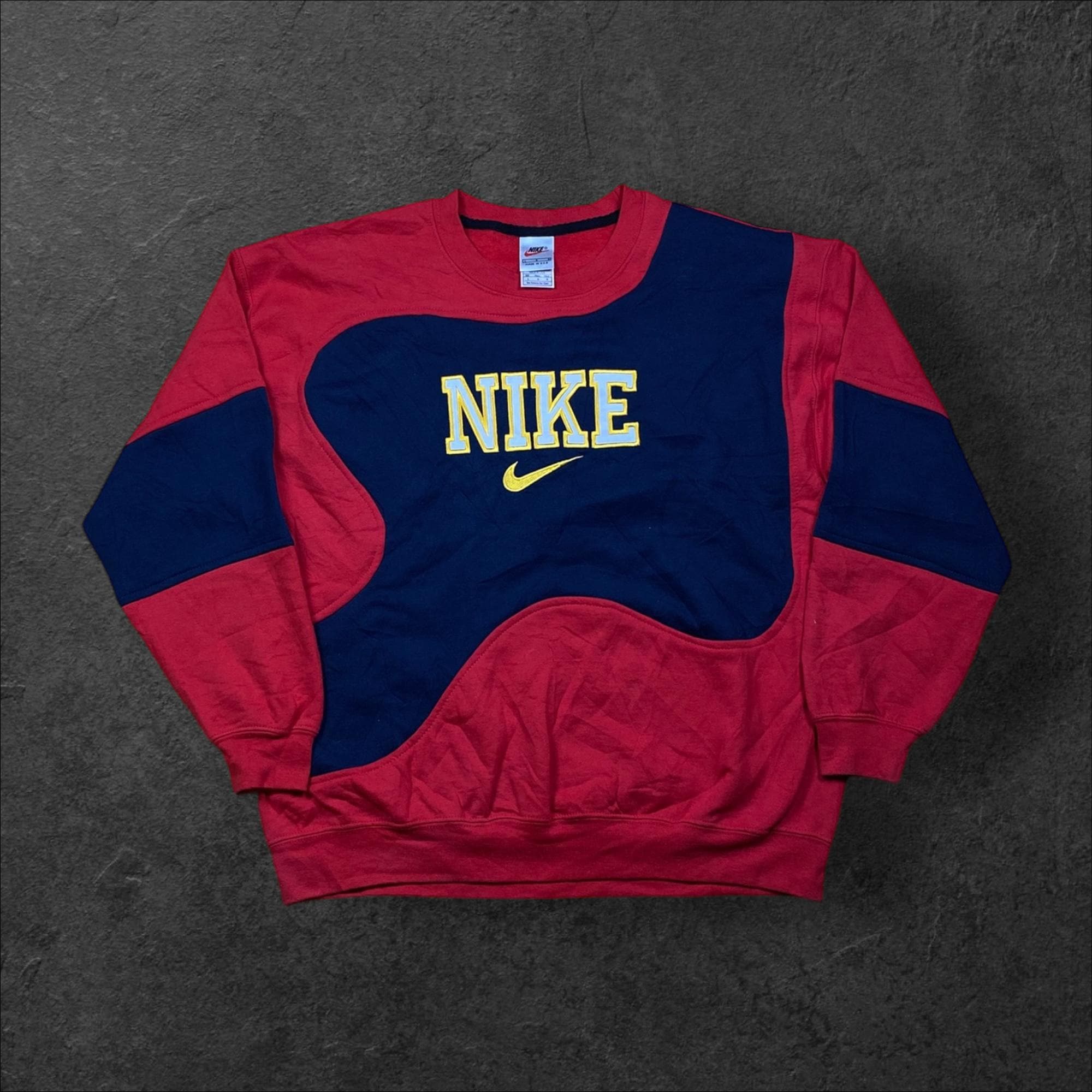 vintage nike sweatshirt logo