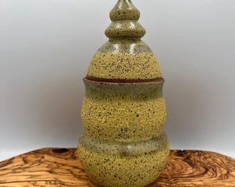 Jarrón del templo / Recipiente de cerámica con tapa hecho a mano / Jarrón de boticario / Almacenamiento para altar / Cerámica de gres / Decoración sagrada