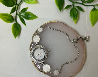 Reloj de pulsera plateado estilo trébol nuevo / Reloj delicado / Envío rápido / Ajustable /