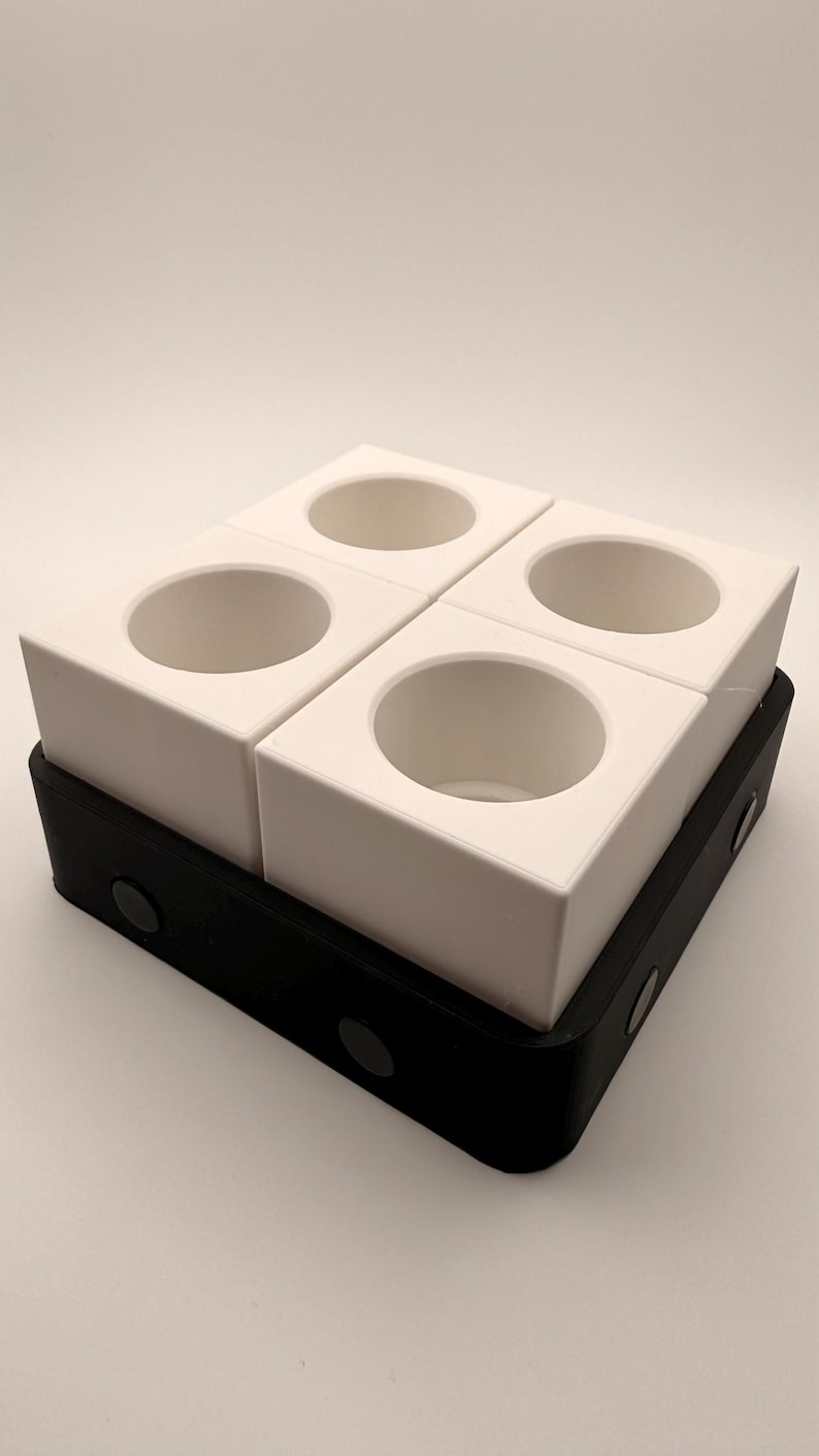 Puede incluir: Un juego de tres cuencos de cer&aacute;mica apilables en tama&ntilde;os graduados. Los cuencos presentan un acabado mate moteado en tonos crema, beige y marr&oacute;n. El cuenco m&aacute;s grande mide aproximadamente 20 cm de di&aacute;metro.