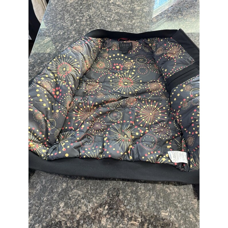 VTG Nike Air Jordan grote bomberjack met volledige ritssluiting en vuurwerk. Pre Loved L afbeelding 2