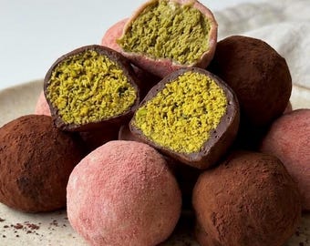 Viral Dubai Chewy Cookie | Individually Packed | Chocolate & Strawberry Flavor | Pistachio Chocolate Marshmallow Dessert Favors