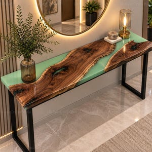 Consoletafel van walnoothout met natuurlijke rand, mintgroene epoxyhars rivier, moderne metalen voet