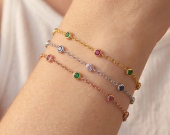 Dainty Birthstone Bracelet for Family, Gold Plated Silver Chain, Custom Mom Birthstone Jewelry, Meaningful Jewelry for Grandma, Daughter