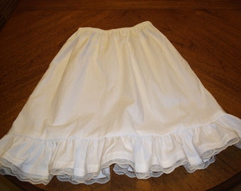 Free shipping. Old Fashioned Quality and Style Girls White half slip / petticoat with ruffle,  girls sizes 3-8. Made to order for you.
