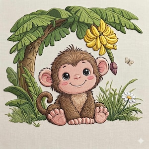 Könnte beinhalten: Ein gesticktes Motiv mit einem braunen Affen, der unter einer grünen Palme mit einer Staude gelber Bananen sitzt. Die Szene umfasst grünes Gras, eine kleine weiße Margerite und einen winzigen Schmetterling auf hellbeigem Stoff.