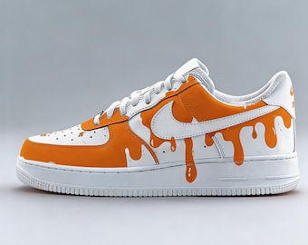 Electric Tangerine Splash Custom Trainers, kontrastreiche orange Drip Art AF1, künstlerische Statement-Schuhe für Sommergefühle