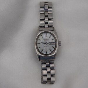 VTG SEIKO 2706-7000 Ladies WATCH 21 JEWELS AUTOMATIC Silver DIAL 26mm - REPAIR Vintage Seiko Hi-Beat Automatic Ladies Watch 2706-7000 Blue  main image 4