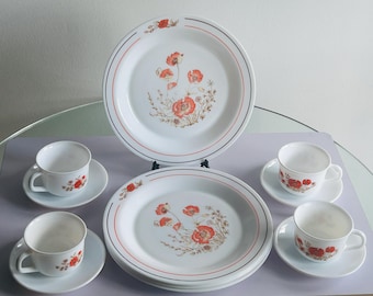 Servizio da tè e da tavola vintage Arcopal France "Red Poppy" da 13 pezzi - Set per 4 persone