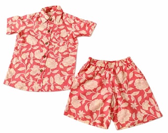 Conjunto infantil de camisa y pantalón corto hawaiano de algodón con estampado floral / Conjunto tropical de verano