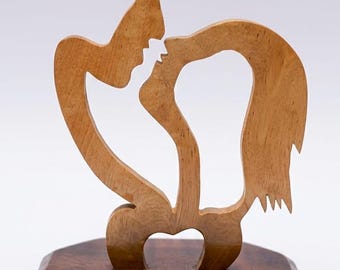 Elegant Handmade Wooden Couple Sculpture – Romantic Home Decor Gift