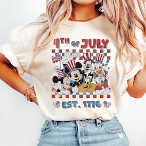 Mickey and Friends 4th July 2026 Shirt, Disney Independence Day Tee, Disneyland Family, Walt Disney World T-shirt bild 1