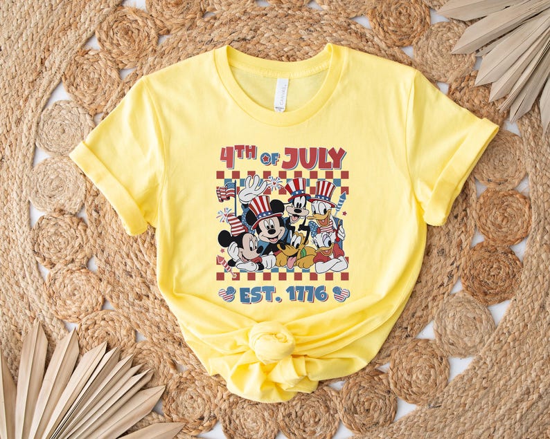Mickey and Friends 4th July 2026 Shirt, Disney Independence Day Tee, Disneyland Family, Walt Disney World T-shirt bild 5