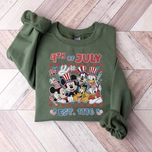 Mickey and Friends 4th July 2026 Shirt, Disney Independence Day Tee, Disneyland Family, Walt Disney World T-shirt bild 8