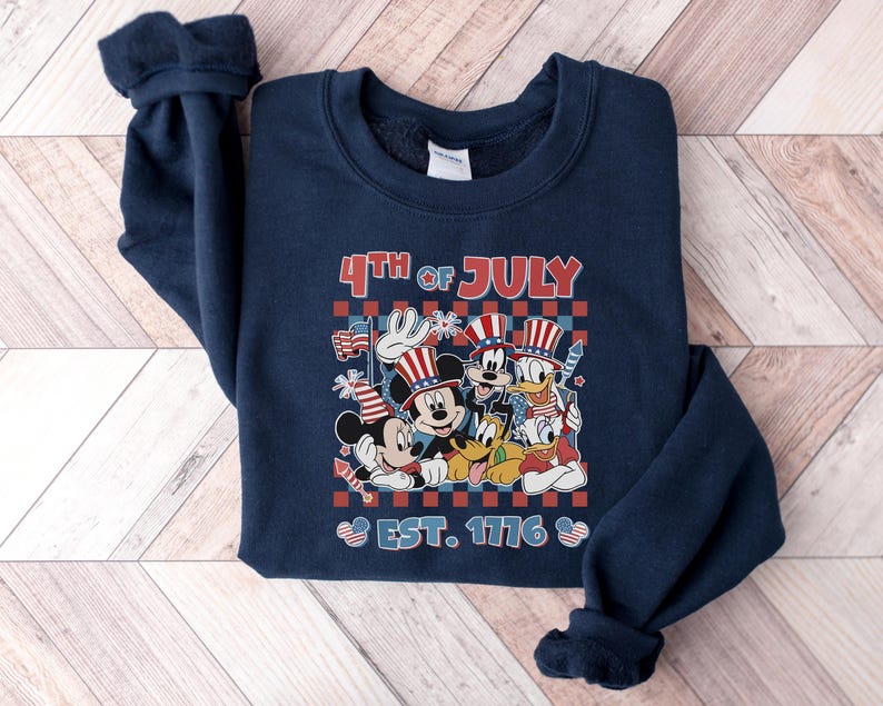 Mickey and Friends 4th July 2026 Shirt, Disney Independence Day Tee, Disneyland Family, Walt Disney World T-shirt bild 9