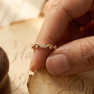 Wavy Gold Ring, Curved Diamond Wedding Band, Dainty Stackable Ring for Her, Minimalist 14k Gold Jewelry, Unique Boho Bridal Band