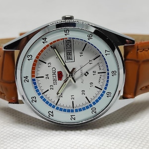 Refurbished seiko 5 automatic wrist watch white color dial leather strap image 1