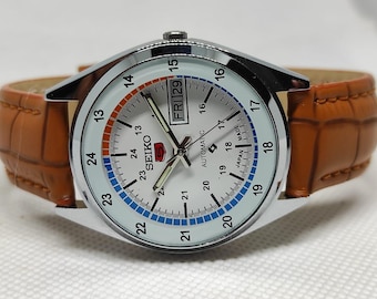 Refurbished seiko 5 automatic wrist watch white color dial leather strap