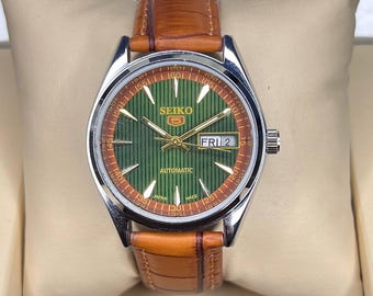 Vintage seiko 5 automatic wrist watch green face leather strap working order
