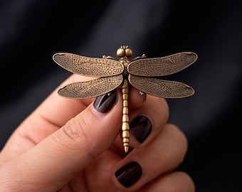 Solid Brass Dragonfly Figurine – Vintage Insect Sculpture, Table Decor