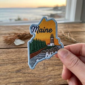 Maine State Map Patch, Embroidered Lighthouse Badge, Iron On Coastal Nature Travel Souvenir, Custom Pine Tree Emblem for Jacket Backpack