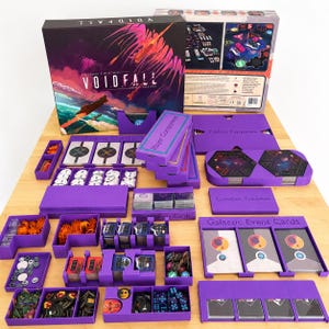 Organizador de juegos de mesa Voidfall / Cartas con fundas, solución de almacenamiento sin necesidad de levantar la tapa.