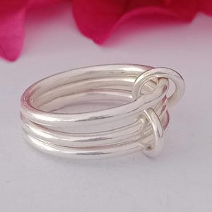 Anel de prata de lei com aros entrelaçados, delicado anel giratório de 3 camadas, estilo boho.