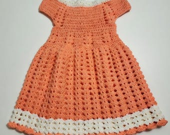 Abito lavorato all'uncinetto a mano