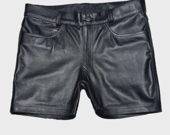 Pantalones cortos de motociclista de cuero genuino para hombre / Pantalones de estilo urbano negros hechos a mano