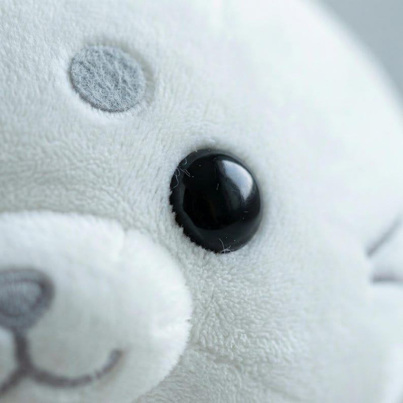 Almohada de peluche suave con forma de foca, cojín de peluche kawaii, juguete grande para abrazar, decoración para guardería imagen 6