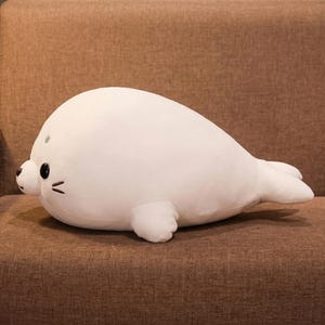 Almohada de peluche suave con forma de foca, cojín de peluche kawaii, juguete grande para abrazar, decoración para guardería imagen 5