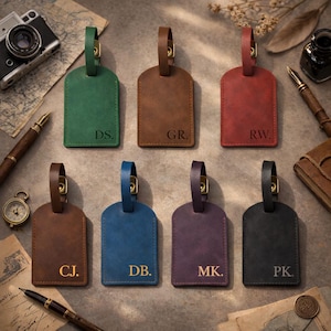 Könnte beinhalten: Ein Set aus drei Keramikbechern mit gesprenkelter, matter Oberfläche. Die Becher sind in Creme-, Hellbraun- und Dunkelbrauntönen gehalten. Jeder Becher hat ein schlichtes, minimalistisches Design.