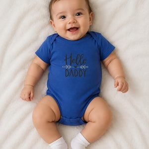 Hello Daddy bodysuit | Infant onesie with script text