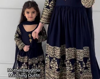 Granatowy komplet Anarkali Kurta, pasujące stroje etniczne dla matki i córki