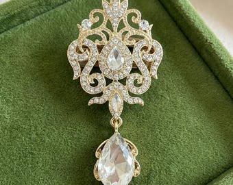 Teardrop Crystal Brooch Vintage Inspired Pin, Gold Rhinestone Statement Brooch for Blazer Lapel, Bridal Scarf Pin, Elegant Gift